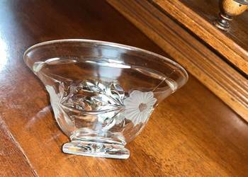 Szklana miseczka do deserów, orzeszków, słodyczy, dipów.  Śliczna.  Cena 45 Szklana miseczka do deserów, orzeszków, słodyczy, dipów.  Śliczna.  Cena 45