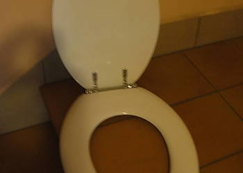 Deska sedesowa nowa z małymi mankamentami