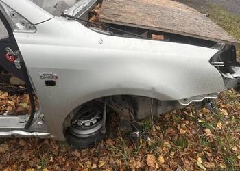 Błotnik prawy przód Toyota Avensis T25 1C0