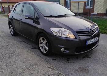 Toyota Auris niski przebieg automatyczna skrzynia