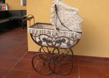 stary wózek dla lalki