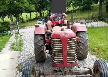 Ciągnik Zetor T-25 zabytkowy