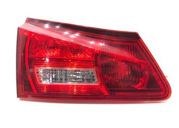 LAMPA LEWY TYŁ WEWNĘTRZNA LEXUS IS Sedan/Limuzyna 05-13 ŚWIATŁO