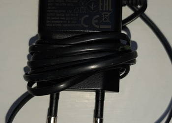 Ładowarką SAMSUNG 5V/700mA z microUSB typ B