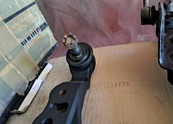 Wahacz przedni dolny lexus SC300 SC400