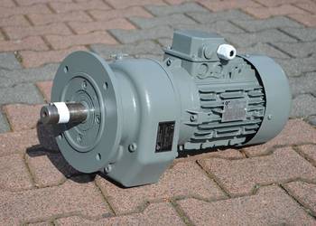Motoreduktor kołnierzowy 1.5kw. 30obr./min.. NORD