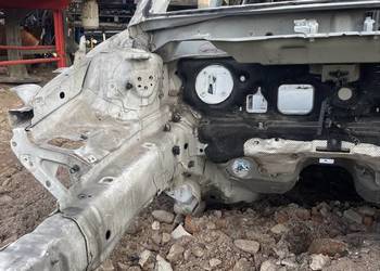 Volvo V40 12-19r Podłużnica strefa zgniotu lewa przód