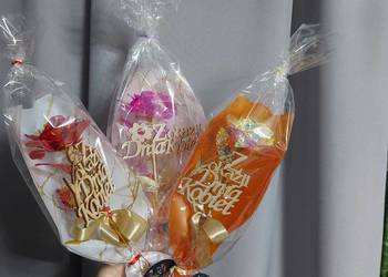 Róża na Dzień Kobiet z napisem