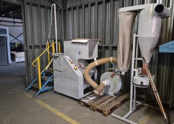 Czeski przemysłowy młyn nożowy ITF G 300/400-15