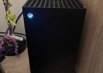 Na sprzedaż Konsola Xbox Series X Prsktycznie nową i prawie wogole nie uży