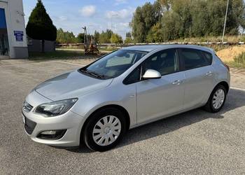 Opel Astra 1.4 BENZYNA Klimatronik Nawigacja Tempomat Ledy AUTOMAT