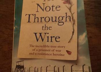 The note  through   the wire. Po angielsku!