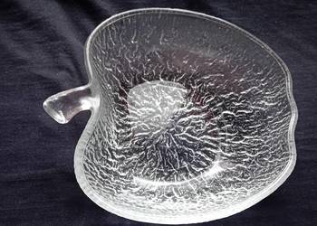 Miska w formie jabłka, szkło mrożone. Włochy, druga połowa XX w.