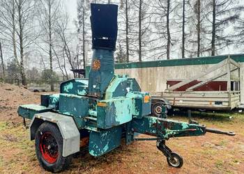 Rębak spalinowy do gałęzi