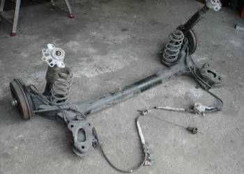 Opel Corsa D Belka zawieszenia tylna