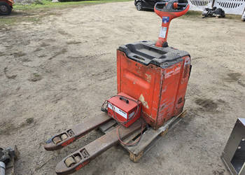 Wózek widłowy elektryczny LINDE (udźwig 3 t / 2015 r.) z ładowarką