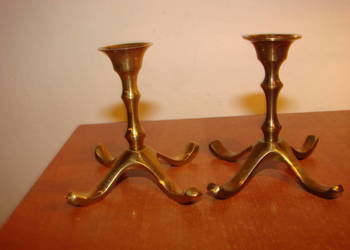 mały mosiężny świecznik