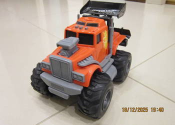 Monster trak samochód