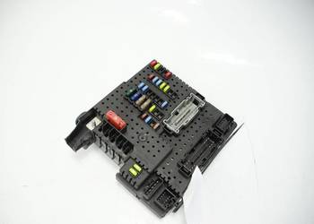 SKRZYNKA BEZPIECZNIKÓW VOLVO S60 28080156