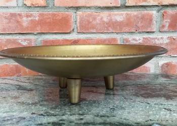 Metalowa misa dekoracyjna w złotym kolorze na trzech nóżkach Patera (789)