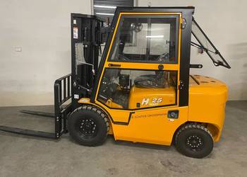 Wózek widłowy 2.5T, kabina, triplex od Gunter Grossmann