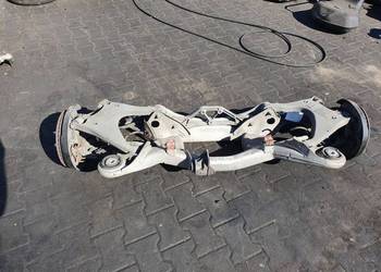 BELKA / SANKI TYŁ AUDI A8 D3