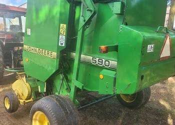 Prasa pasowa John Deere 590. Welger. Rozsiewacz nawozów sulky.