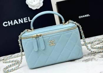 Torebka Chanel kuferek  Quilted Vanity Case błękitna skóra  2