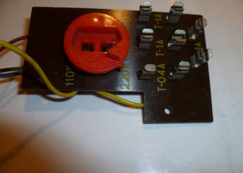 Płytka montażowa zgniazdami bezpiecznikowymi