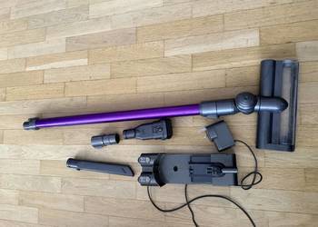 Dyson V6 akcesoria stacja ładowarka końcówki rura