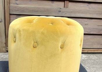 Żółta pufa pikowana