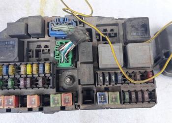 skrzynka bezpieczników mondeo mk3 1.8 16V 03r