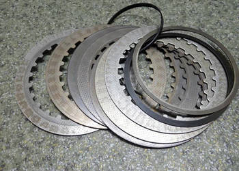 PRZEKŁADKI TARCZ SPRZĘGŁA + DWA PIERŚCIENIE HONDA CRF 250 R 04-09R