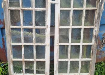 Para okien z XIX wieku z patynowanej żywicy,