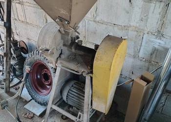 młynek śrutownik na kamienie 30cm