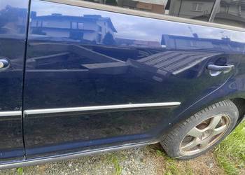 Drzwi LEWY tył VW TOURAN 08r polift LD5Q