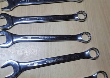 Klucz płasko oczkowy 30 mm stal chromowo-wanadowa  ROZMIAR