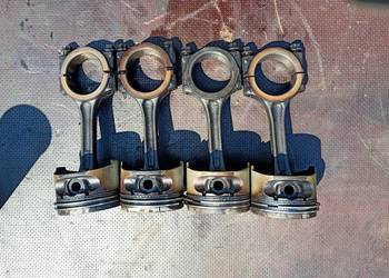 tłoki z korbowodami renault Clio II 1,2 8v