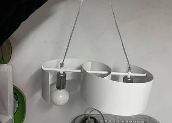 Lampa wisząca biała z żarówkami