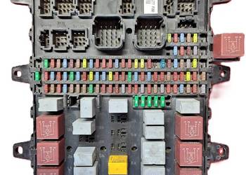 518849104 5010590677 F00  RENAULT KERAX DXI SKRZYNKA BEZPIECZNIKOW