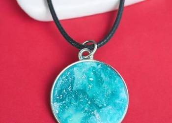 Turkusowy Ręcznie Robiony Wisiorek z Żywicy