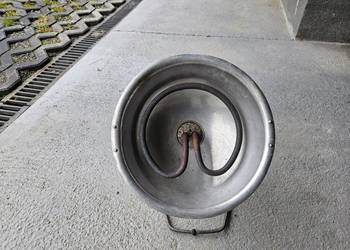 Grzejnik - promiennik, mocny 800W. Kontakt tylko telefoniczny.