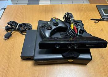 Konsola Xbox 360 Slim 250GB + Kinect +kontroler +zasilacz +kabel video