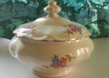 Duża stara porcelanowa bomboniera Duża stara porcelanowa bomboniera