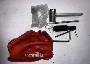 Klucze zestaw kluczy Aprilia oryginalne Klucze zestaw kluczy Aprilia oryginalne