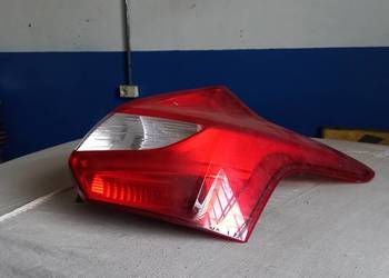 FORD FOCUS MK3 HB LAMPA PRAWY TYŁ BM51-13404-AK