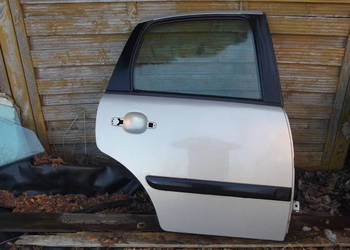 Citroen C3 2005r drzwi prawy tył