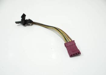 KOSTKA WTYCZKA LAMPY W KLAPĘ TYŁ BMW F11 OE