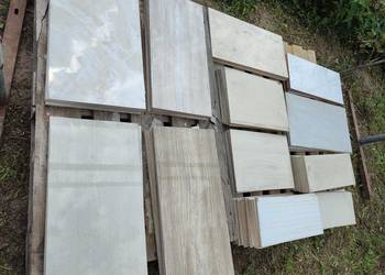 Glazura i terakota płytki ceramiczne gres