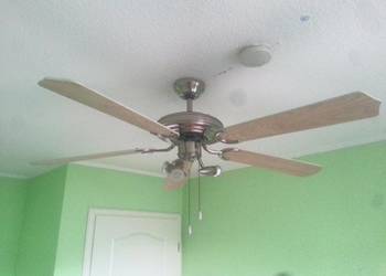 Wentylator sufitowy z oswietleniem LED uzywany duzy